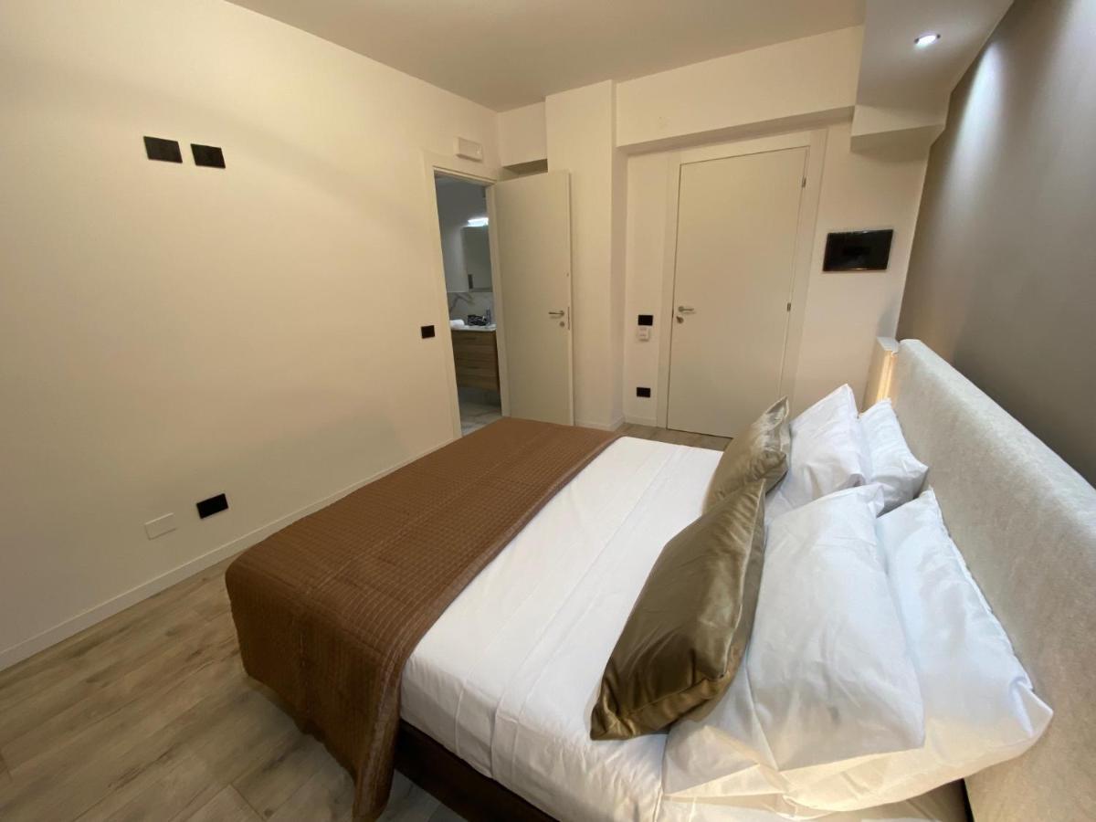 Hotel Plaza Ungheria Palermo Exteriör bild