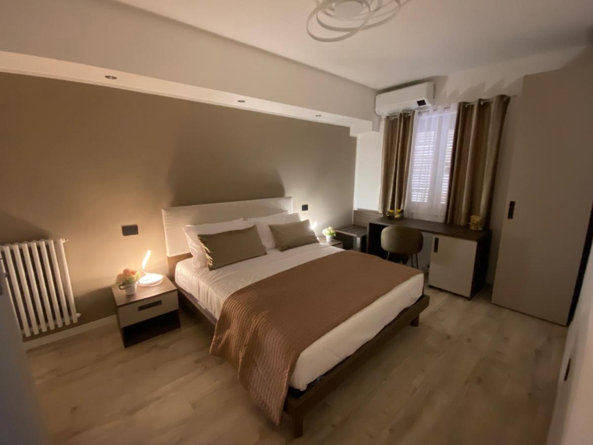 Hotel Plaza Ungheria Palermo Exteriör bild
